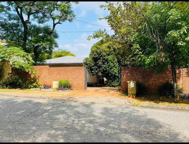 18 BEDROOM HOUSE FOR SALE IN BRAMLEY VIEW